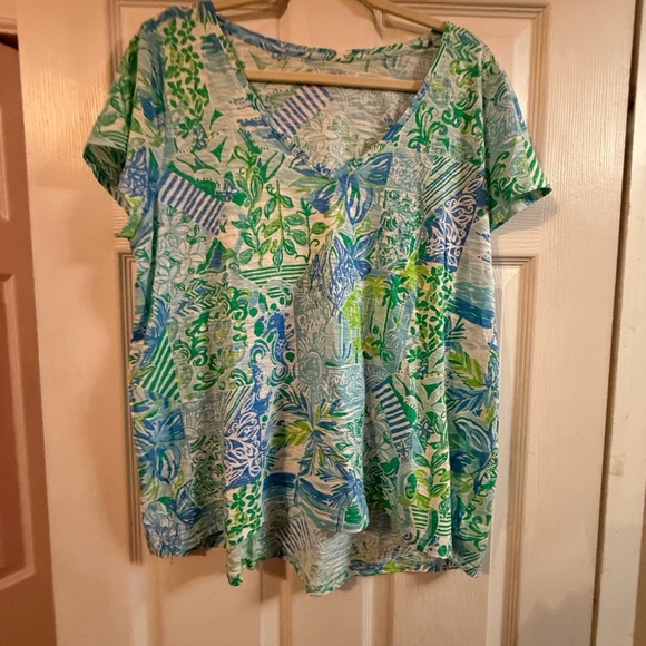 Lilly Pulitzer Tops - Lilly Pulitzer Tropical Print V-Neck Top - Blue and Green